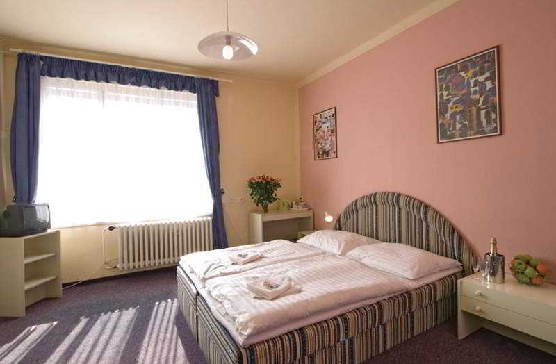 Hotel Stirka Praag Kamer foto